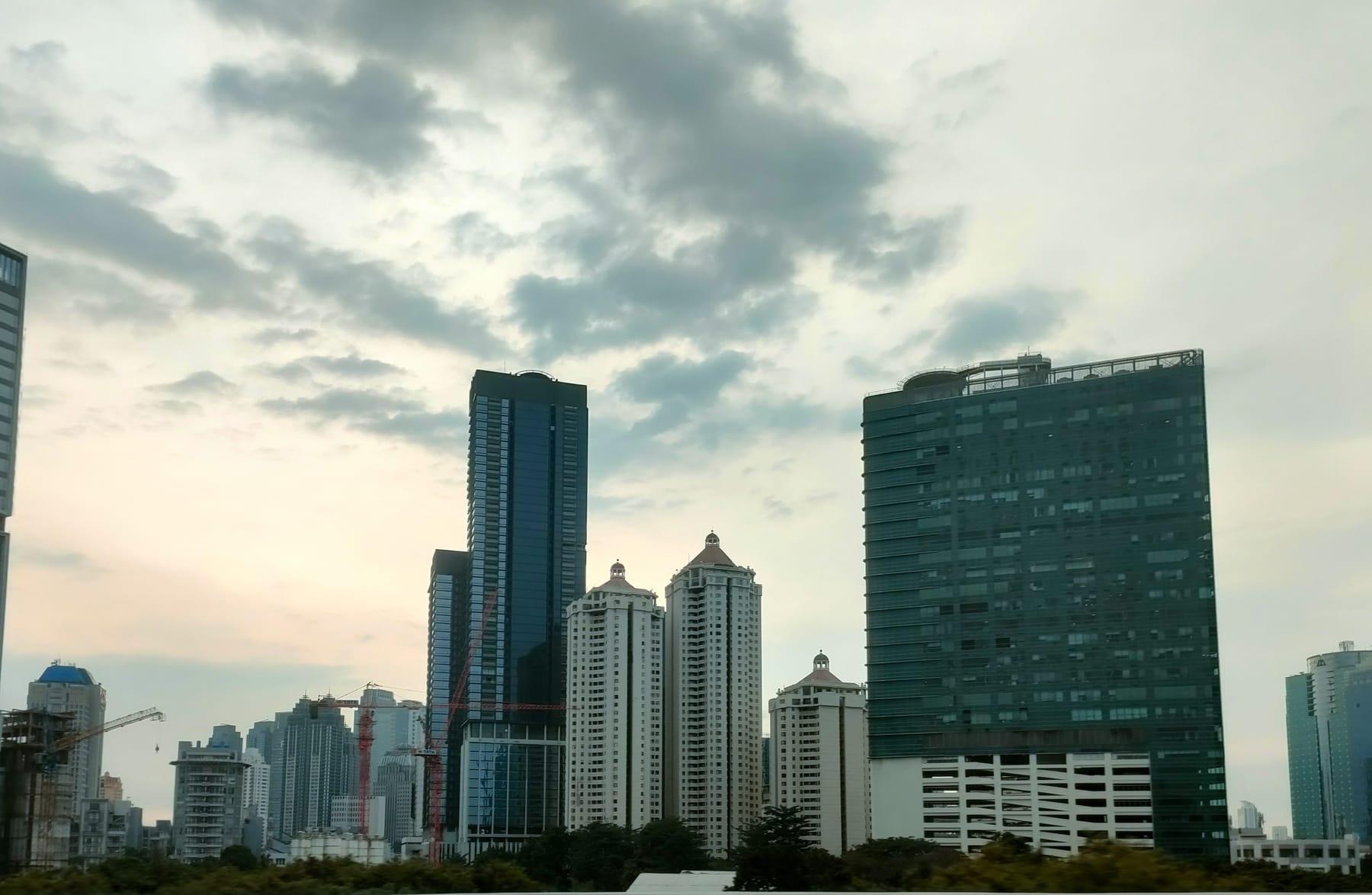 成長を続けるアジアの都市のオフィス街
